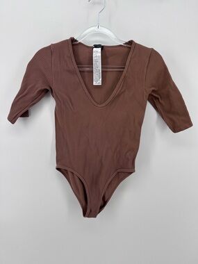 ZARA Brown Bodysuit Womens 3/4 Sleeve Rib Knit V Neck Stretch XS S Basic